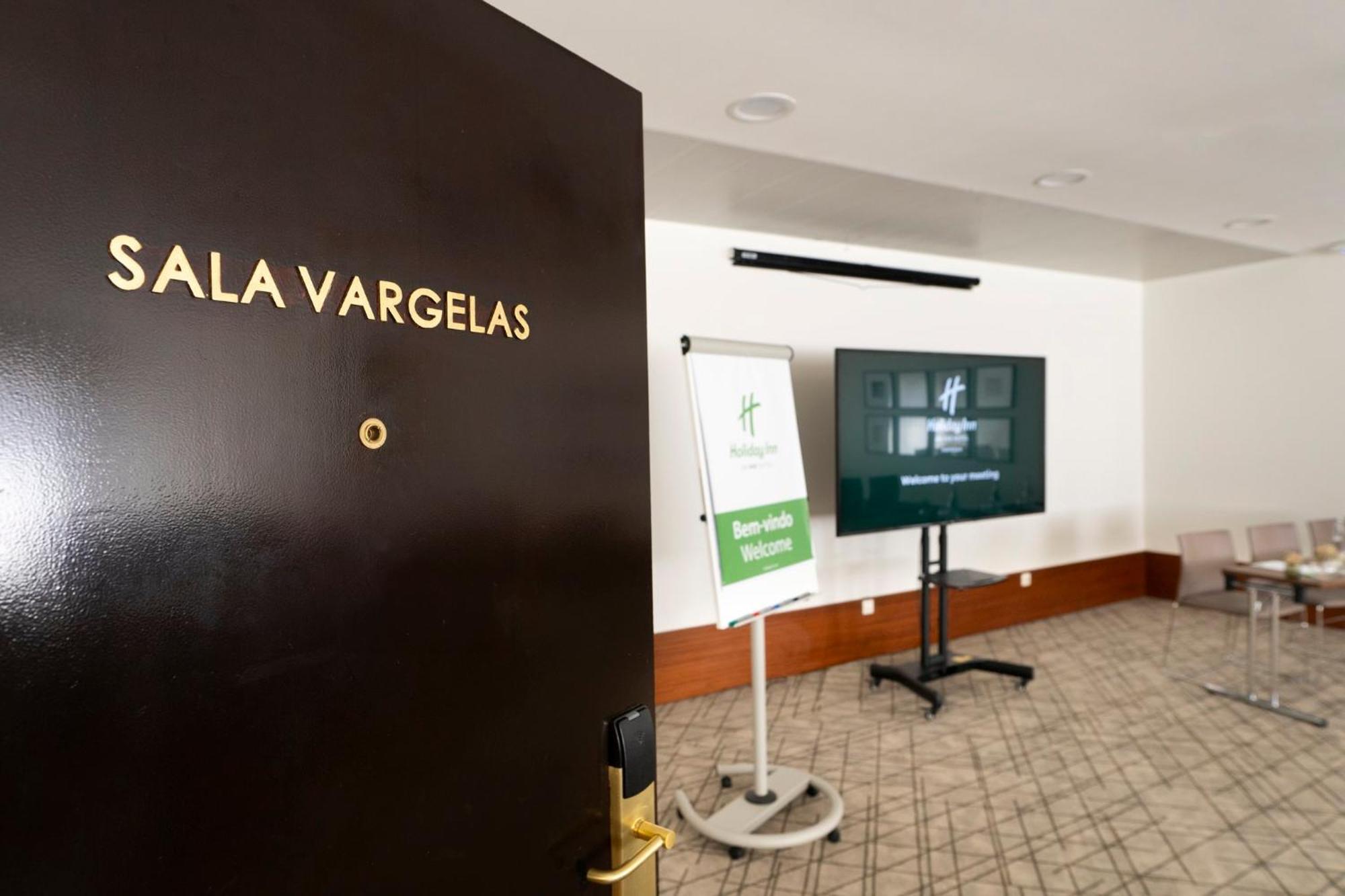 Holiday Inn Porto Gaia By Ihg Vila Nova de Gaia Esterno foto