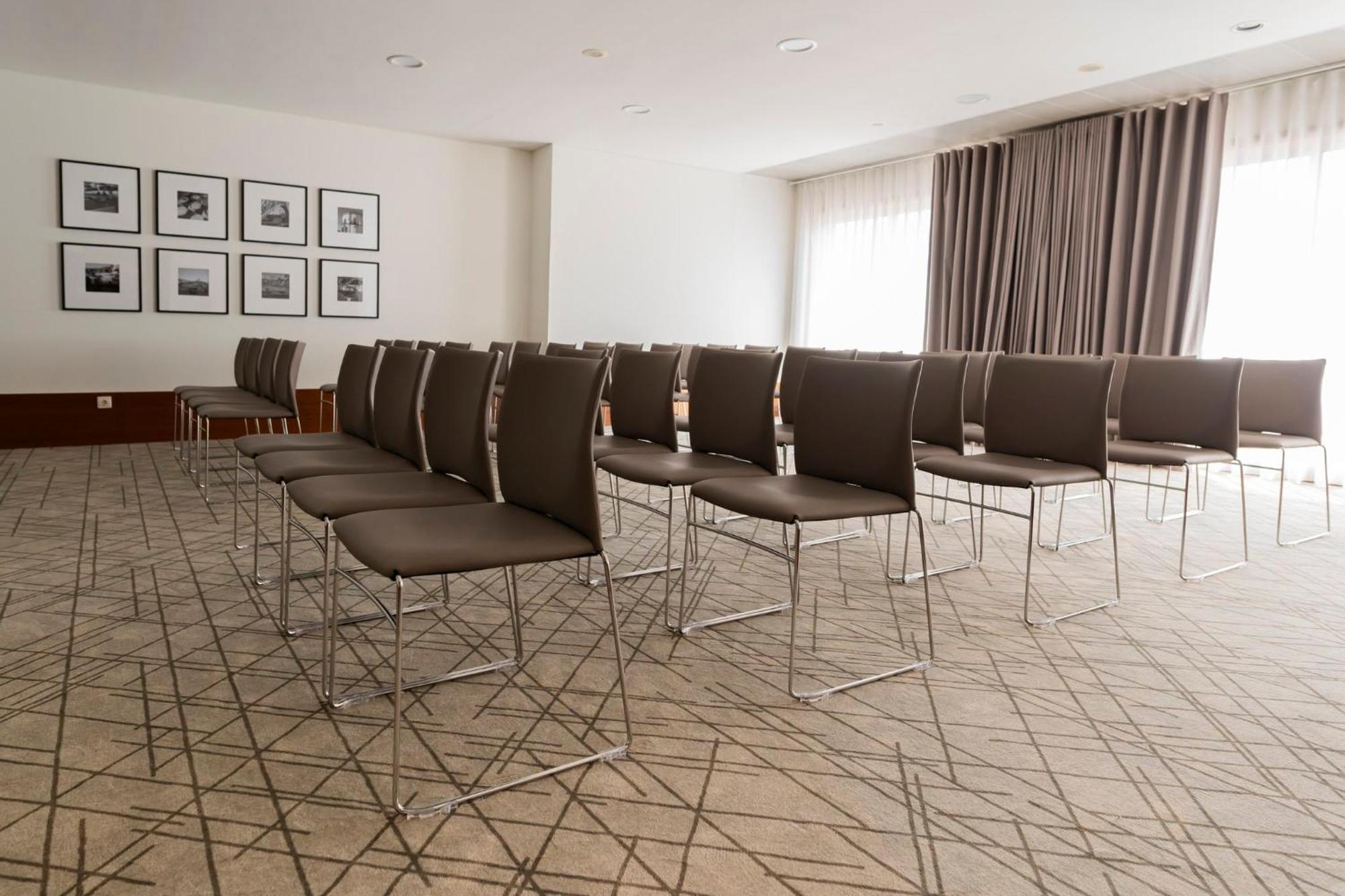 Holiday Inn Porto Gaia By Ihg Vila Nova de Gaia Esterno foto