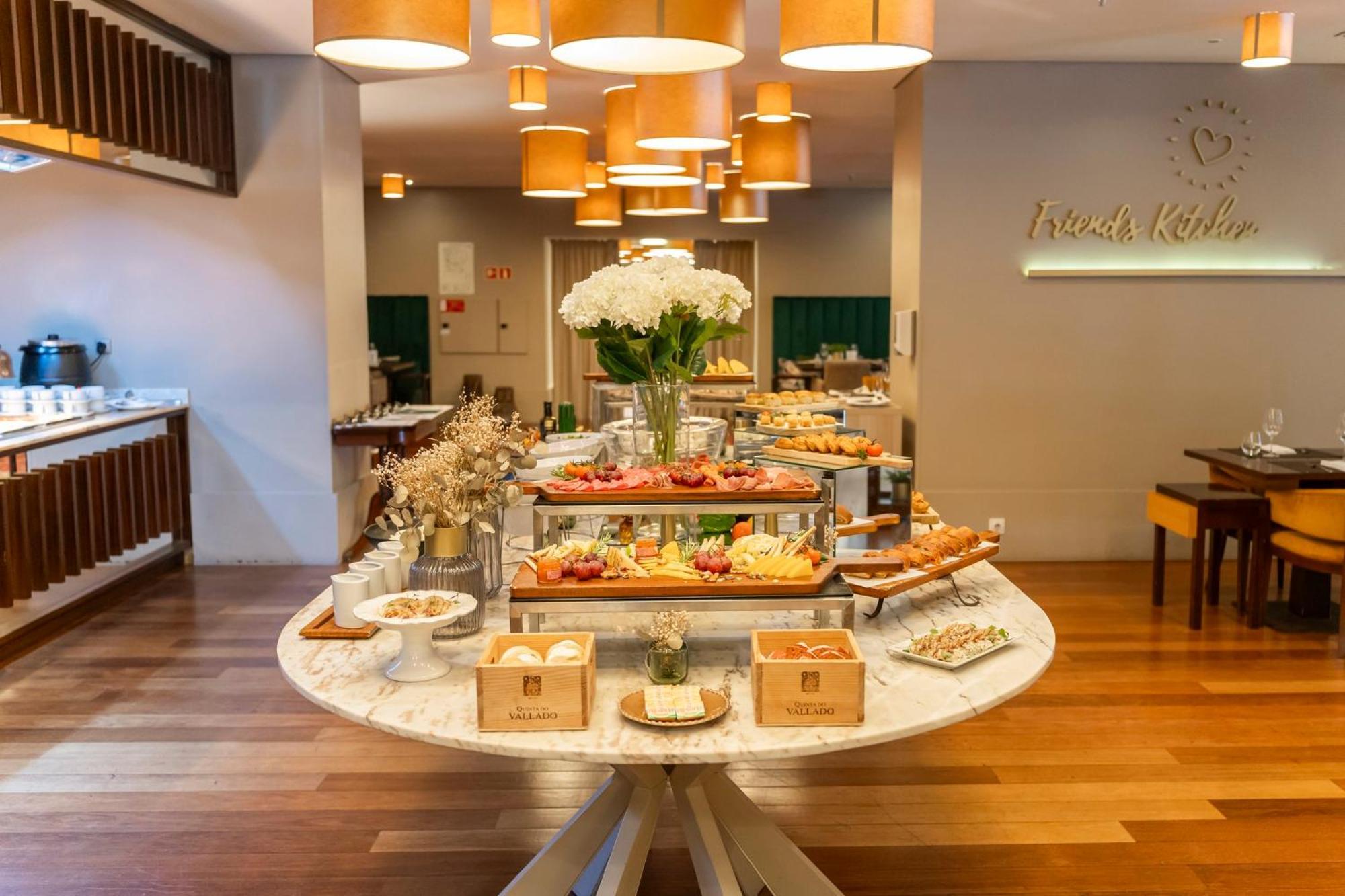 Holiday Inn Porto Gaia By Ihg Vila Nova de Gaia Esterno foto