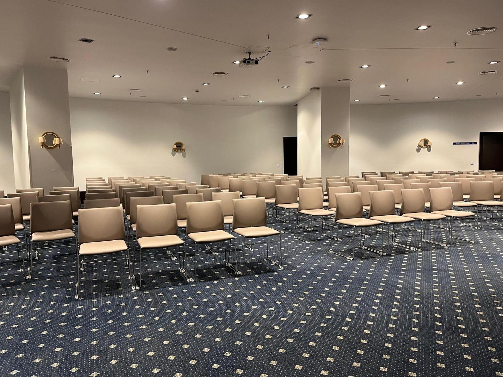 Holiday Inn Porto Gaia By Ihg Vila Nova de Gaia Esterno foto