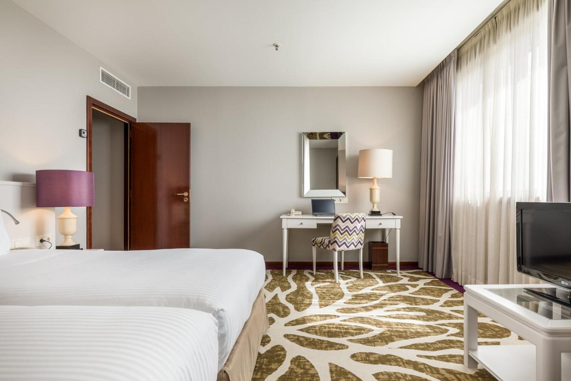 Holiday Inn Porto Gaia By Ihg Vila Nova de Gaia Esterno foto