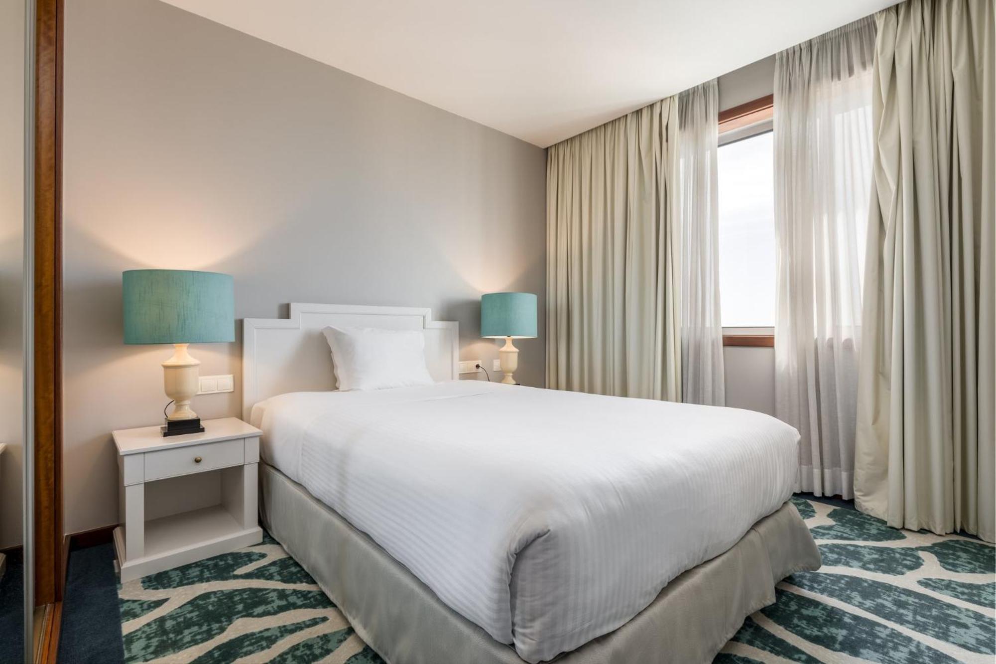 Holiday Inn Porto Gaia By Ihg Vila Nova de Gaia Esterno foto